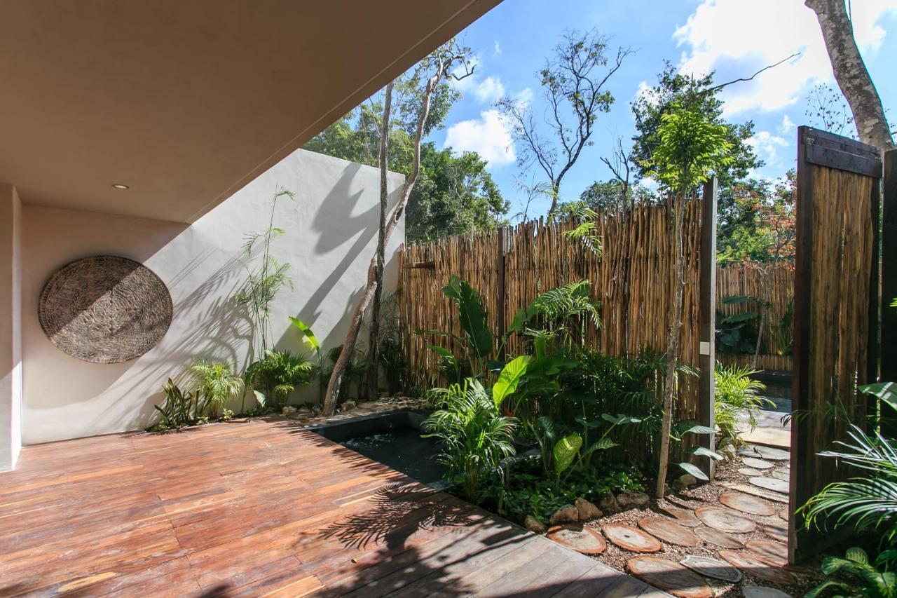 Eco-Chic Design Condos Wrapped In Nature'S Elements By Stella Rentals ตูลุม ภายนอก รูปภาพ