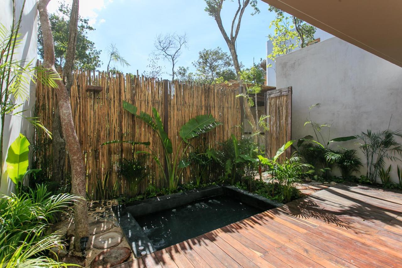 Eco-Chic Design Condos Wrapped In Nature'S Elements By Stella Rentals ตูลุม ภายนอก รูปภาพ