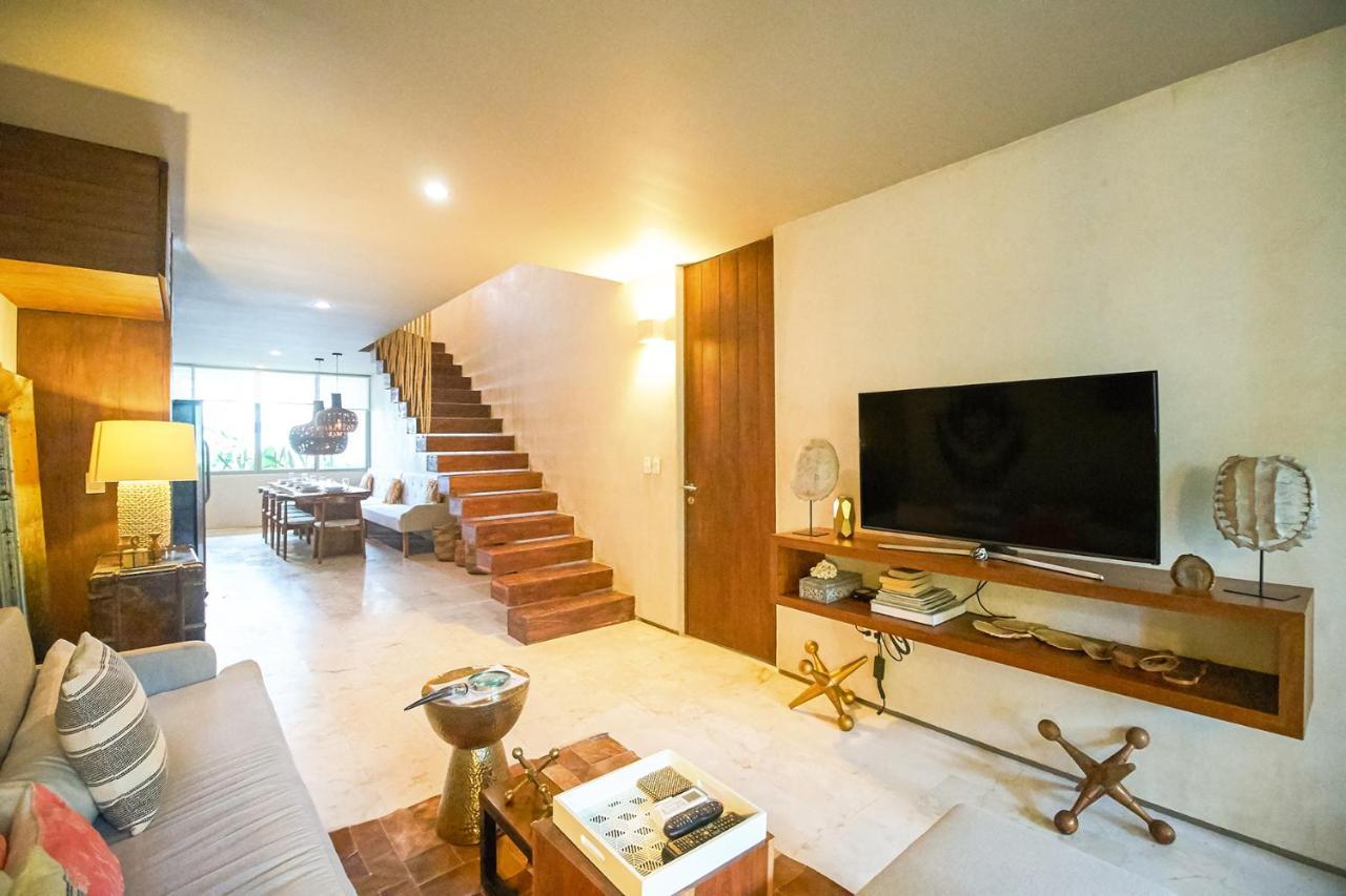 Eco-Chic Design Condos Wrapped In Nature'S Elements By Stella Rentals ตูลุม ภายนอก รูปภาพ