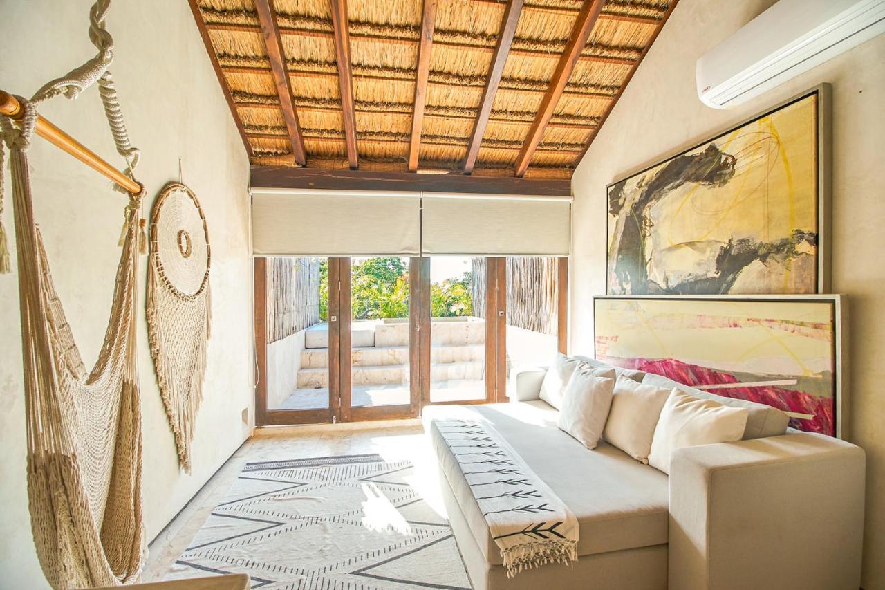 Eco-Chic Design Condos Wrapped In Nature'S Elements By Stella Rentals ตูลุม ภายนอก รูปภาพ