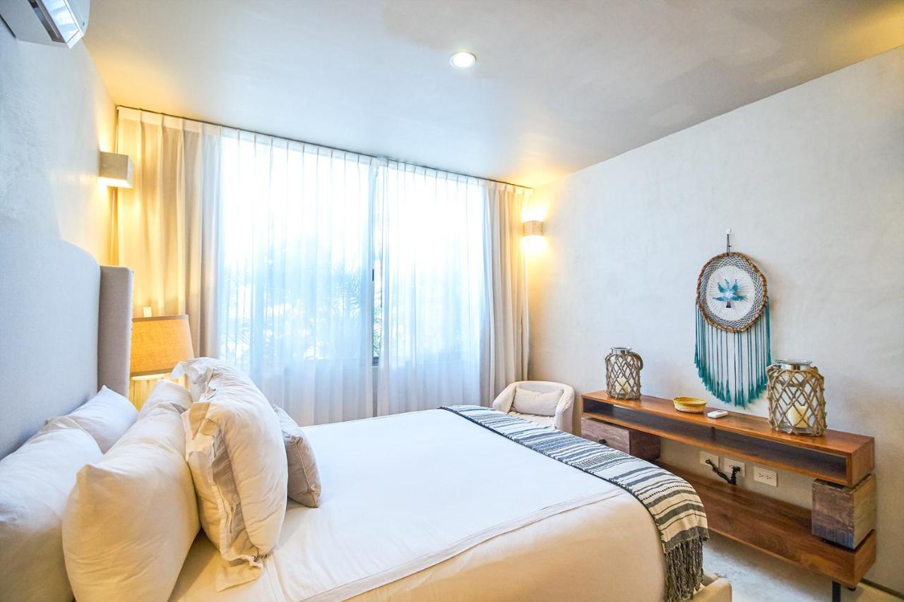 Eco-Chic Design Condos Wrapped In Nature'S Elements By Stella Rentals ตูลุม ภายนอก รูปภาพ