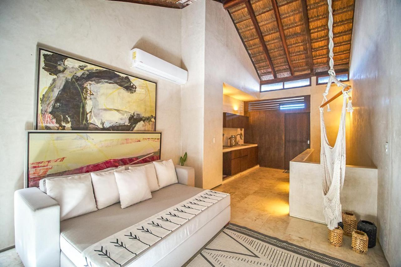 Eco-Chic Design Condos Wrapped In Nature'S Elements By Stella Rentals ตูลุม ภายนอก รูปภาพ