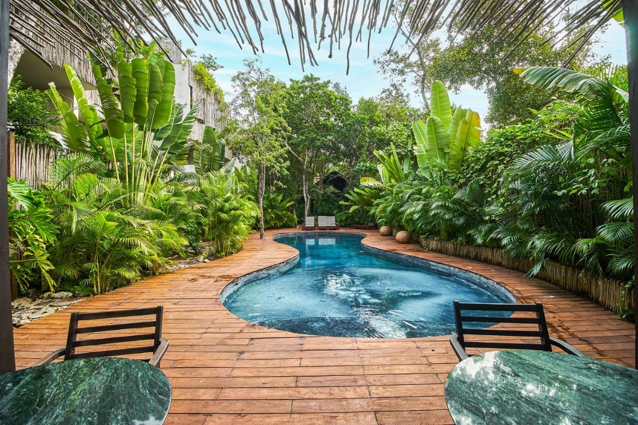 Eco-Chic Design Condos Wrapped In Nature'S Elements By Stella Rentals ตูลุม ภายนอก รูปภาพ
