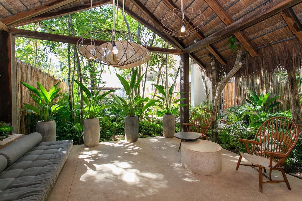 Eco-Chic Design Condos Wrapped In Nature'S Elements By Stella Rentals ตูลุม ภายนอก รูปภาพ