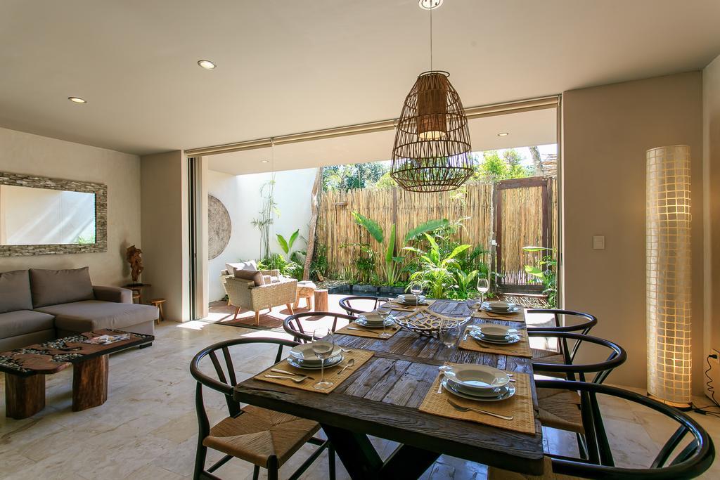 Eco-Chic Design Condos Wrapped In Nature'S Elements By Stella Rentals ตูลุม ภายนอก รูปภาพ