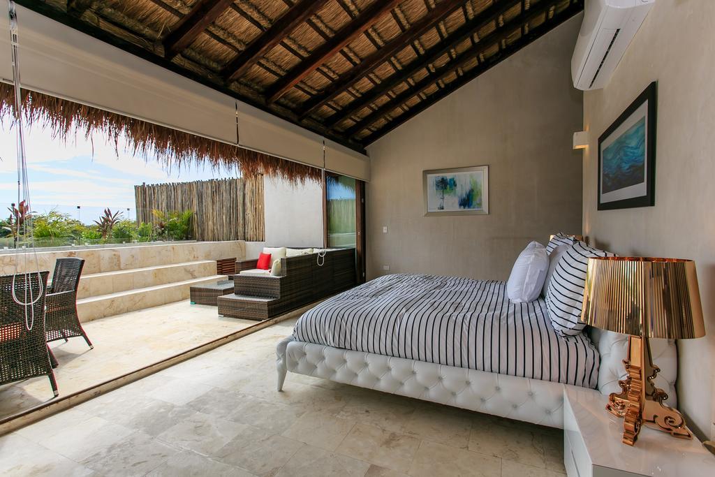 Eco-Chic Design Condos Wrapped In Nature'S Elements By Stella Rentals ตูลุม ภายนอก รูปภาพ