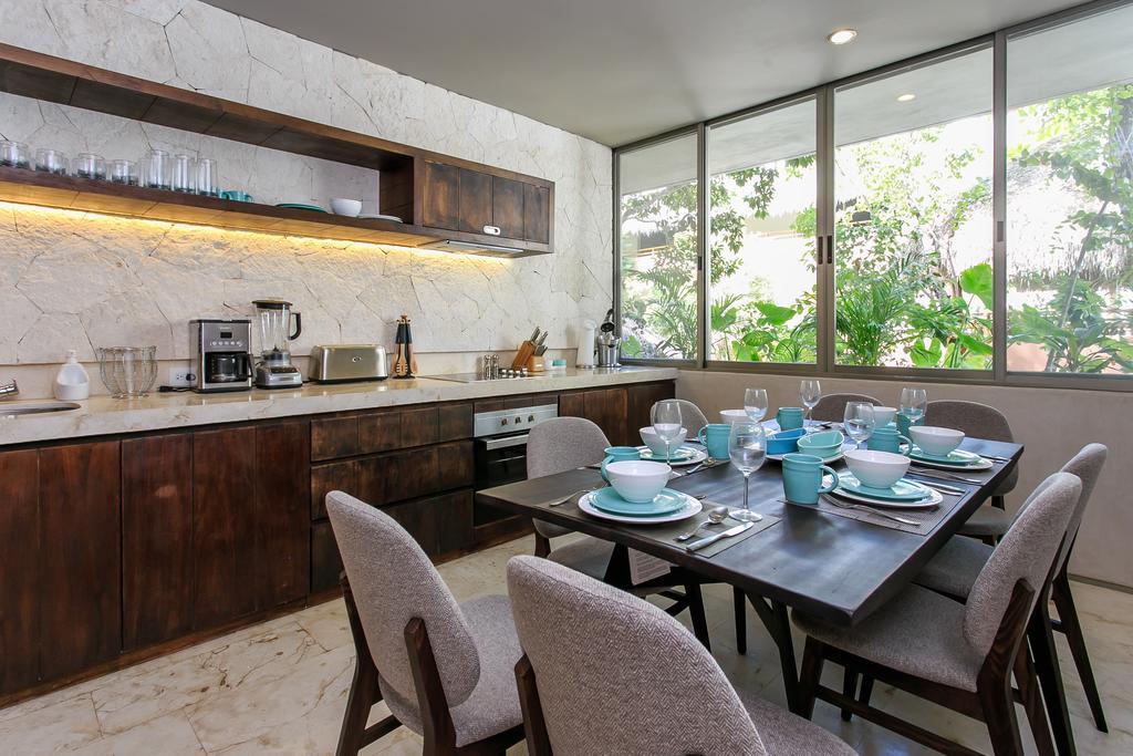 Eco-Chic Design Condos Wrapped In Nature'S Elements By Stella Rentals ตูลุม ภายนอก รูปภาพ
