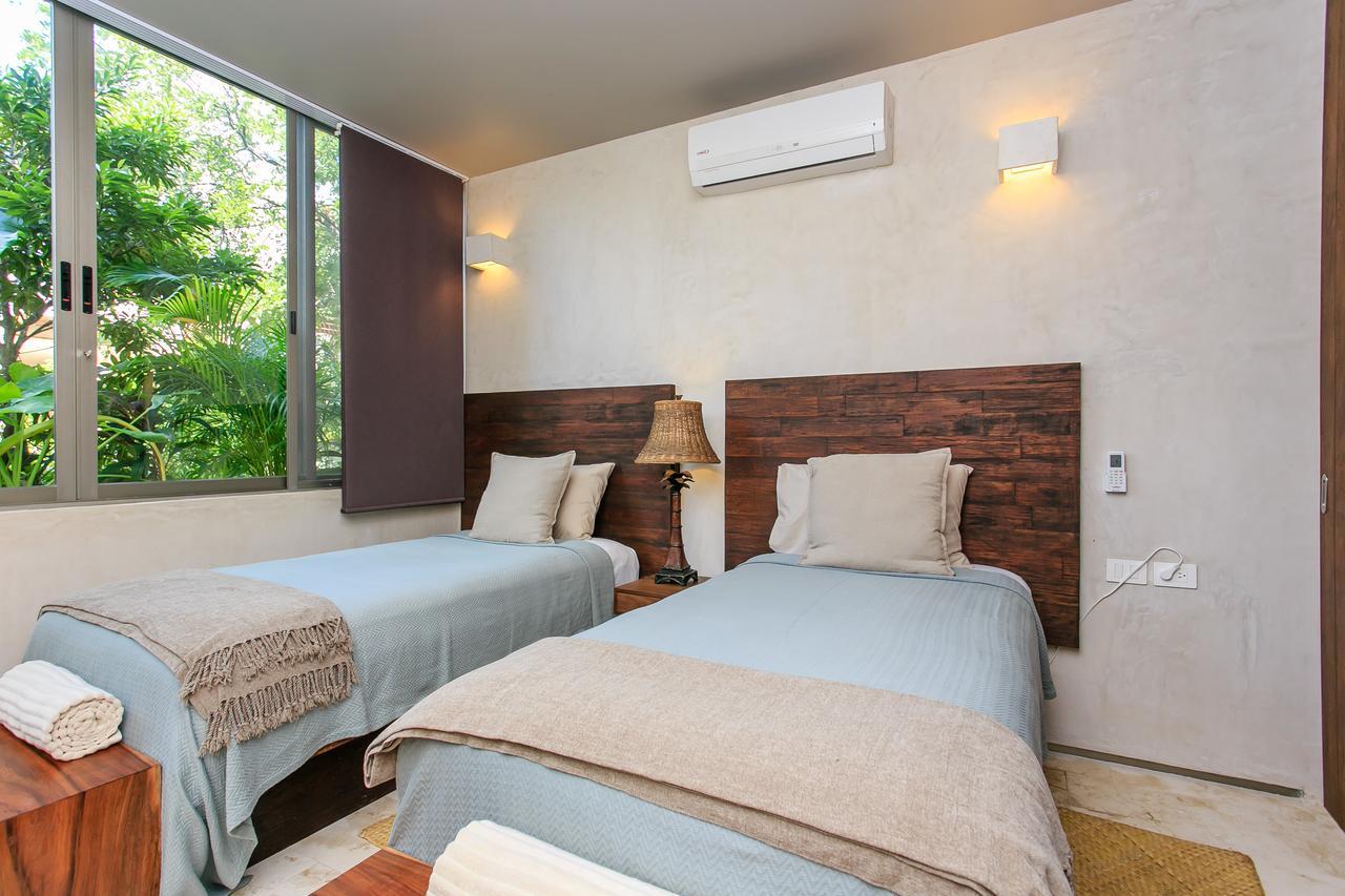 Eco-Chic Design Condos Wrapped In Nature'S Elements By Stella Rentals ตูลุม ภายนอก รูปภาพ